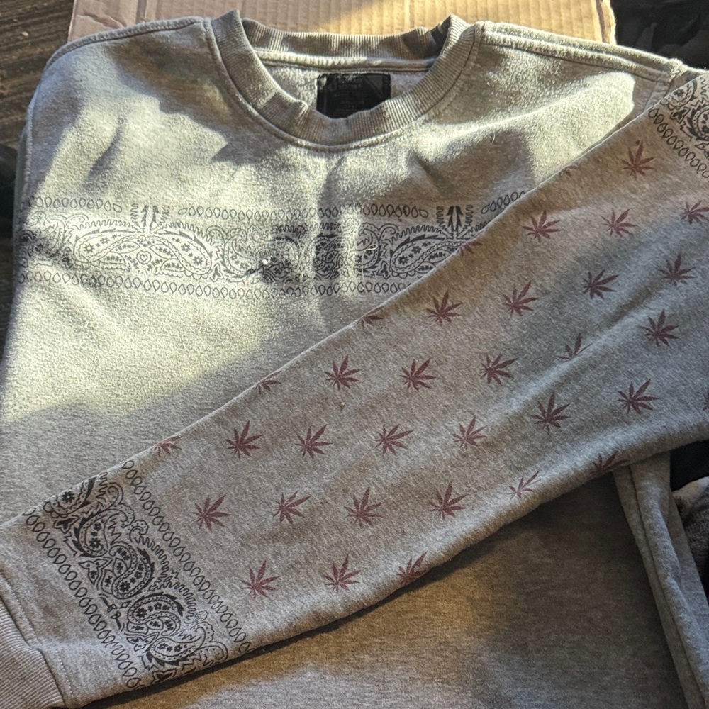 Stylish Gray Patterned Crewneck Sweater